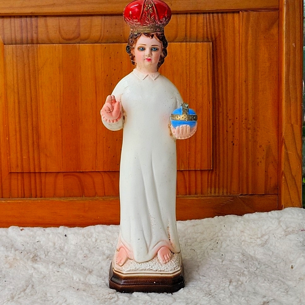 Vintage 13.5 in santo niño.